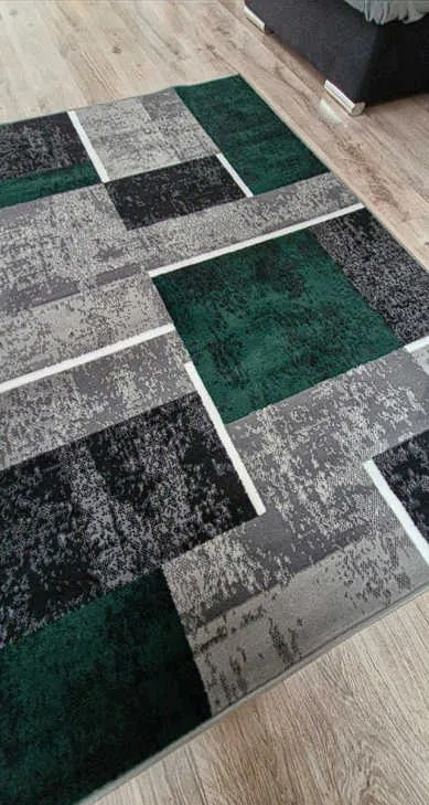 HU Sivo-zelený geometrický kockovaný obdĺžnikový koberec NEW IDEA 90311-0574 Rozmer: 50x80 cm