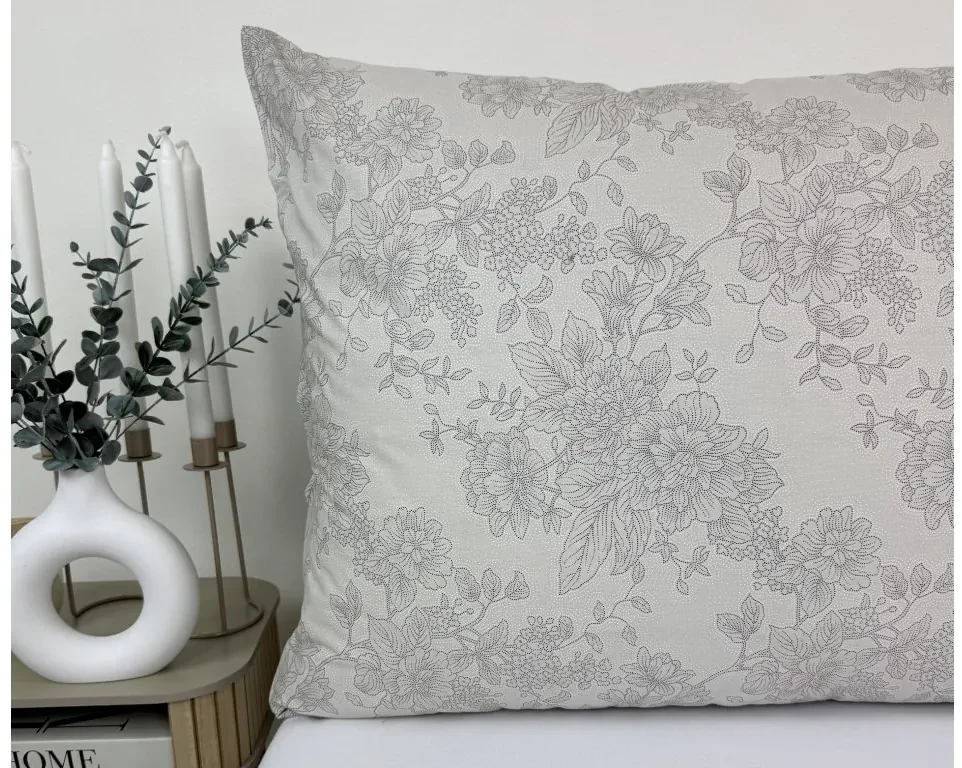 Obliečka na vankúš Luxury Flowers béžová  – jemný vzor, 100 % bavlna, zips Veľkosť: 70x90 cm