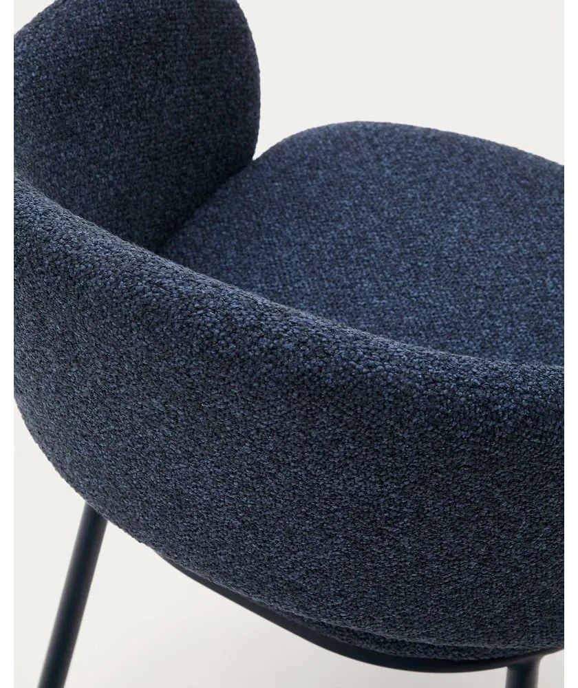 Tmavomodré čalúnené jedálenské kreslo Maina – Kave Home