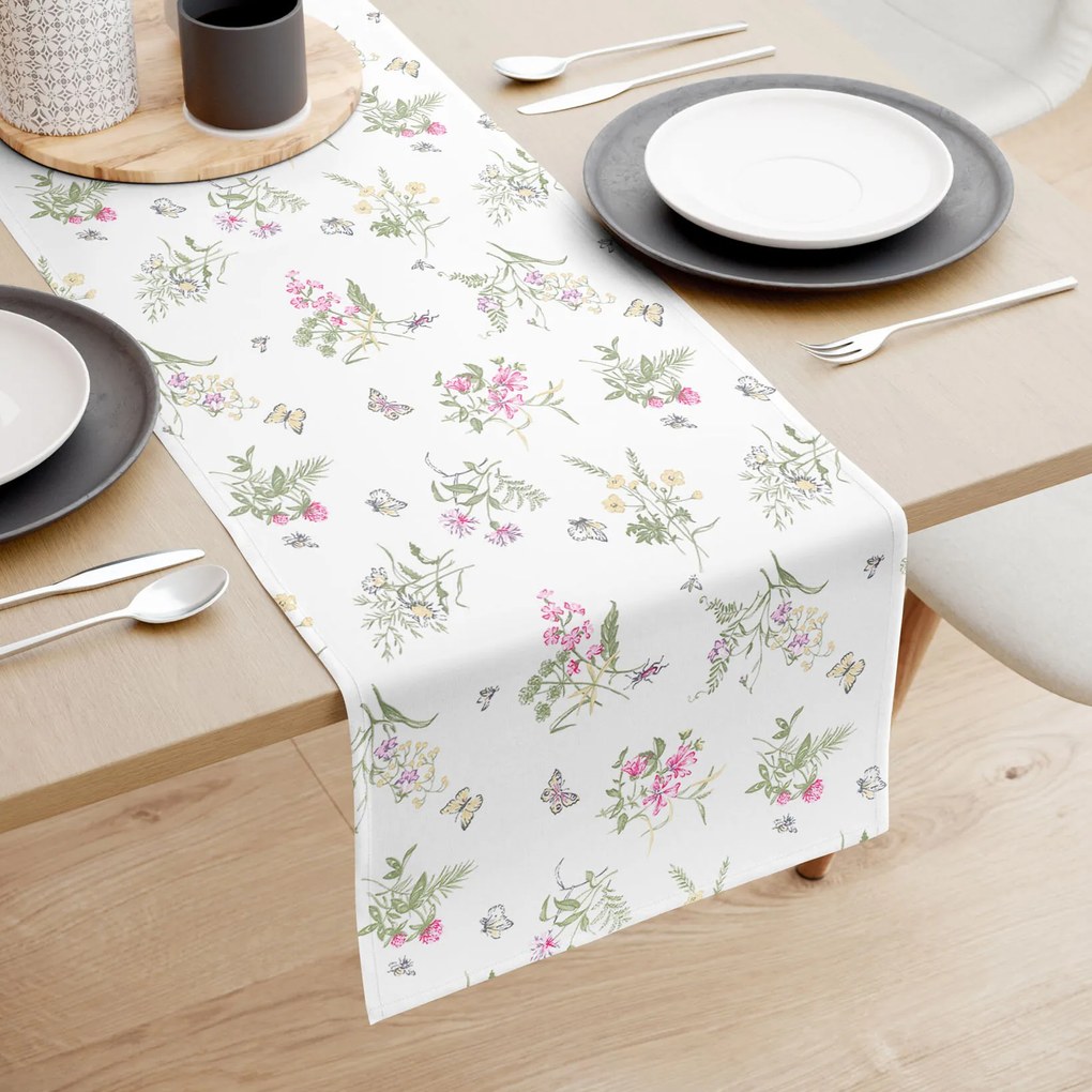 Goldea behúň na stôl 100% bavlnené plátno - farebné lúčne kvety na bielom 35x180 cm