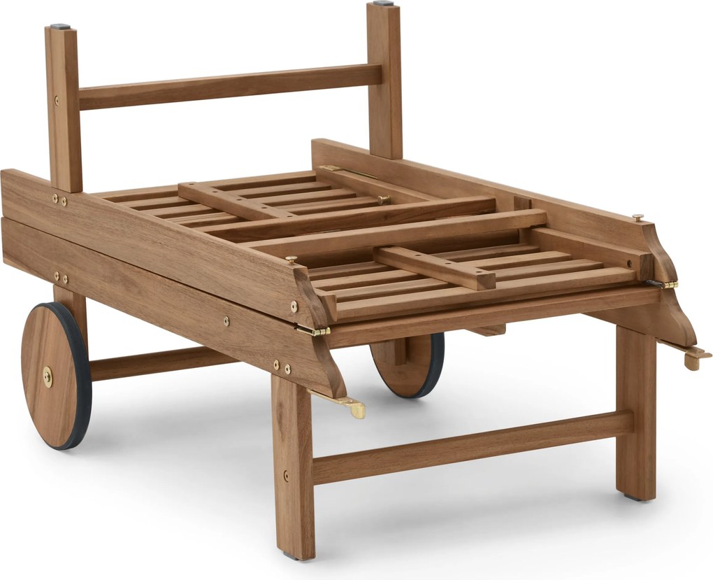 Klasické záhradné ležadlo