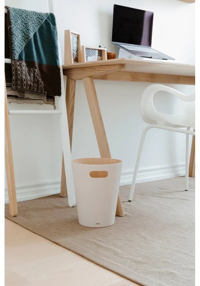 Drevený odpadkový kôš 7,5 l Woodrow – Umbra