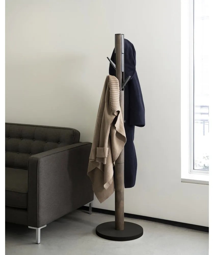 Čierny prírodný vešiak z kaučukového dreva Flapper - Umbra