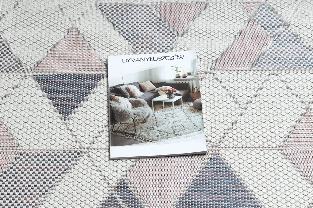 Koberec, behúň SISAL SION Geometrický, Trojuholníky 3006 ecru / ružová