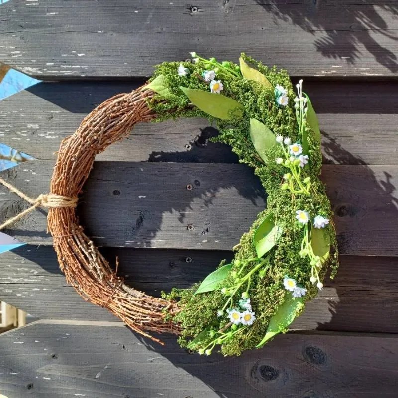 DECOLED Velikonoční věnec, 34 x 31 x 8 cm, proutí a zelené větvičky s drobnými kvítky