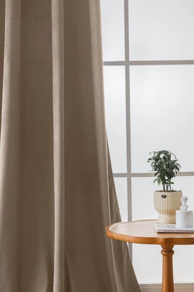 Béžový zatemňovací záves VELVET 140x270 cm Zavesenie: Riasiaca páska