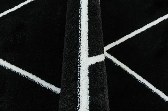 Koberec LIMA C877B čierny / biely