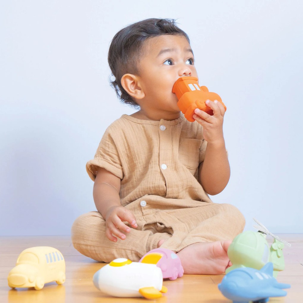 Tikiri hryzadielko a hrkálka z prírodnej gumy Autobus