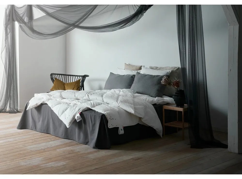 Letná prikrývka s páperovou výplňou 140x220 cm Capella Cool – Universe of Sleeping