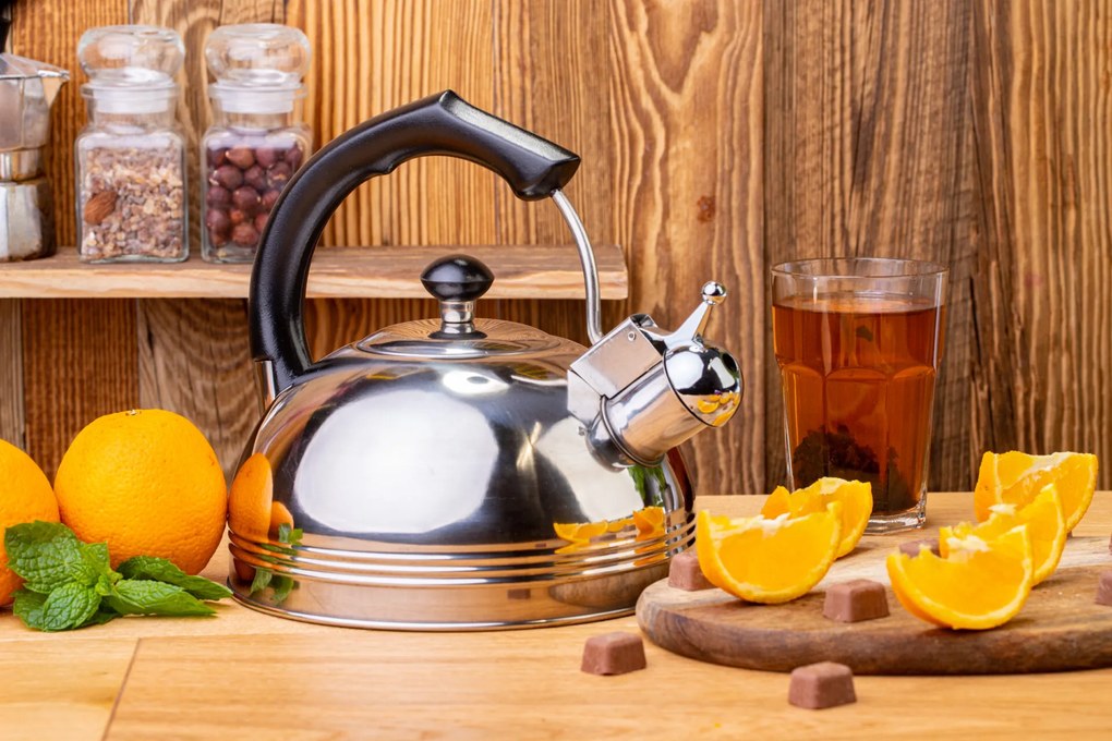 Čajník pískací s objemom 3,5 L