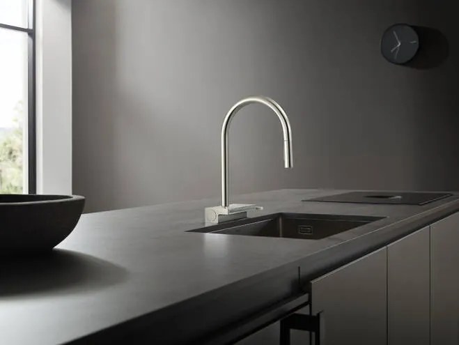 Hansgrohe M81, drezová batéria Aquno Select s výsuvnou spŕškou a plochým sprchovým prúdom, sBox, vzhľad nehrdzavejúcej ocele, HAN-73831800