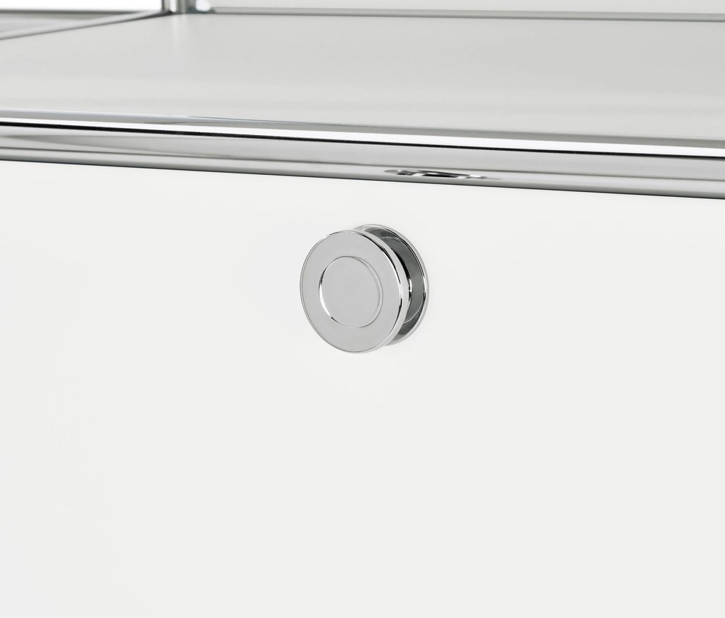 Kovová vešiaková stena »CN3« s 2 výklopnými priečinkami a 2 zásuvkami, biela