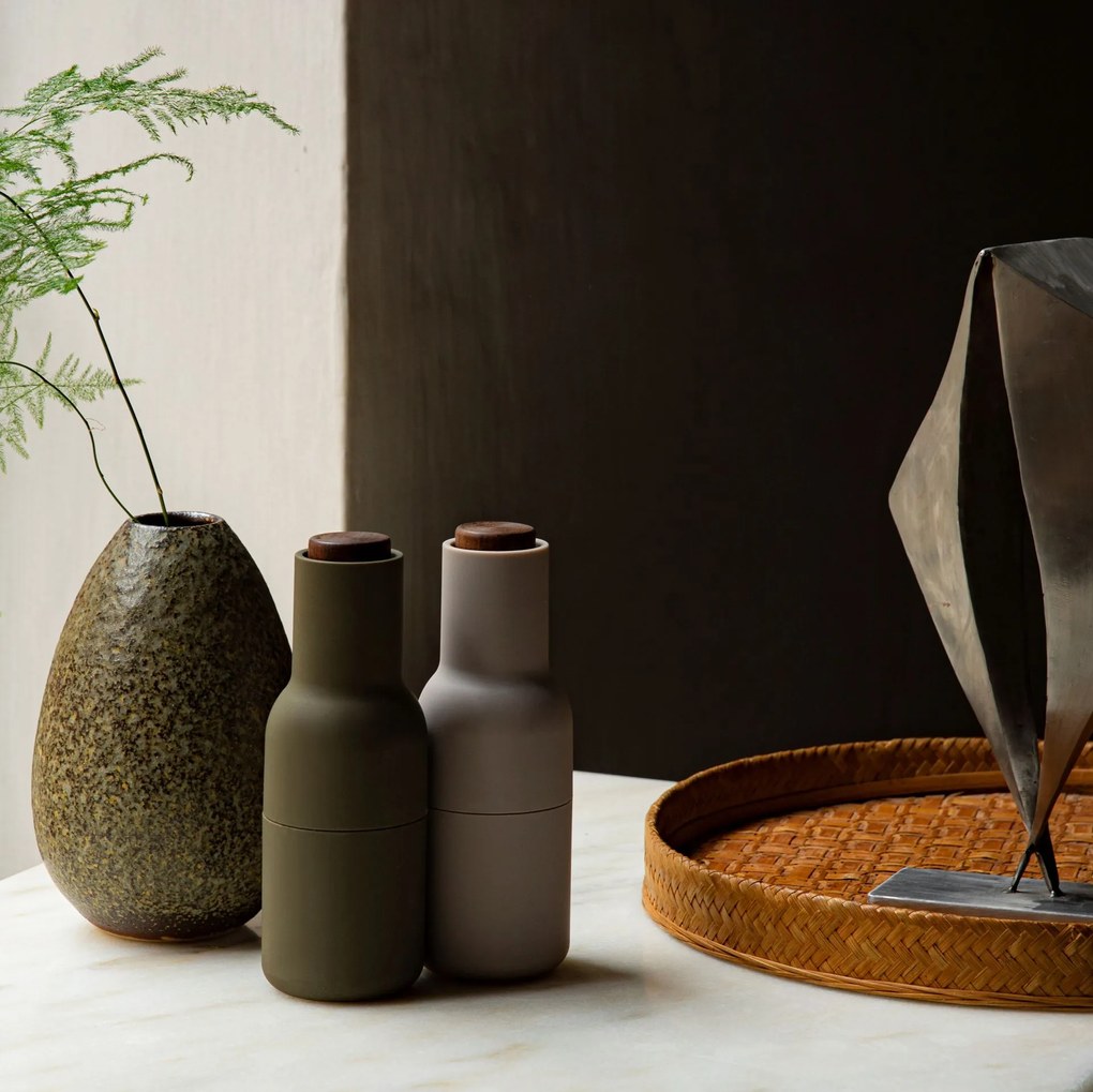 Audo Copenhagen Mlynček na soľ a korenie Bottle Hunting Green/Beige Walnut – set 2 ks