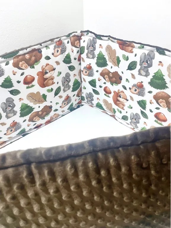 INTERMEDIC SK Mantinel do postieľky Veverička / minky hnedá – 180x30 cm
