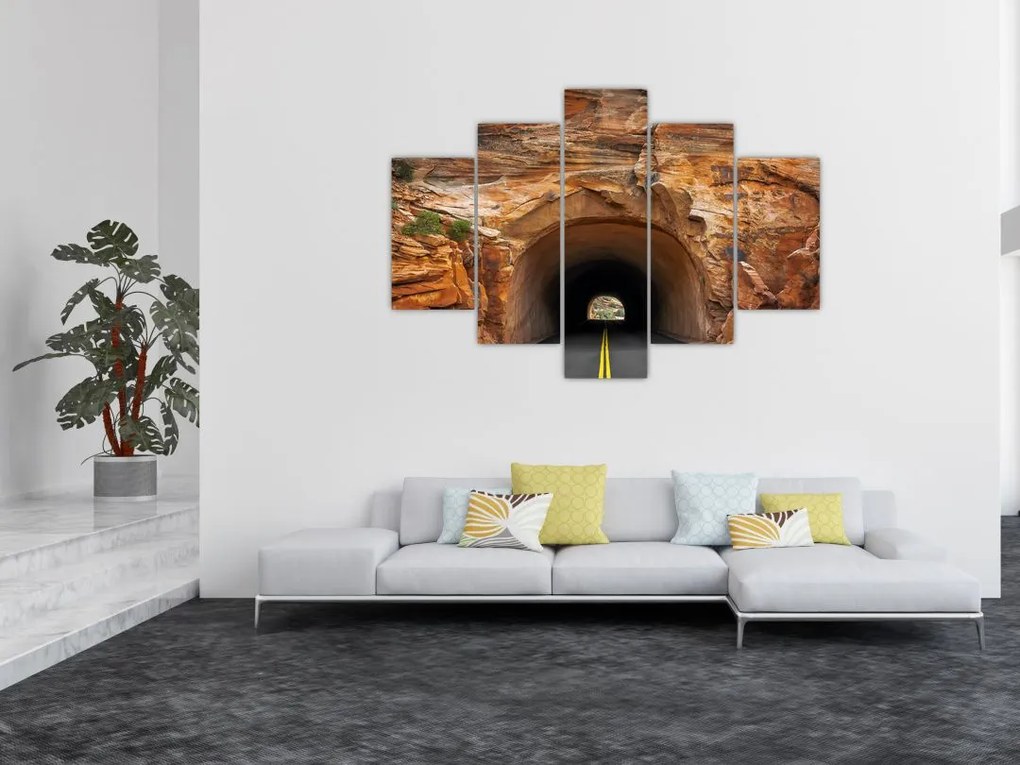 Obraz - tunel v skale (150x105 cm)