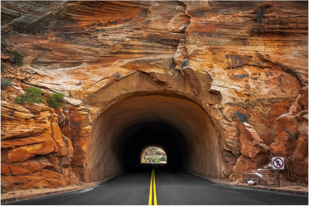 Obraz - tunel v skale (90x60 cm)