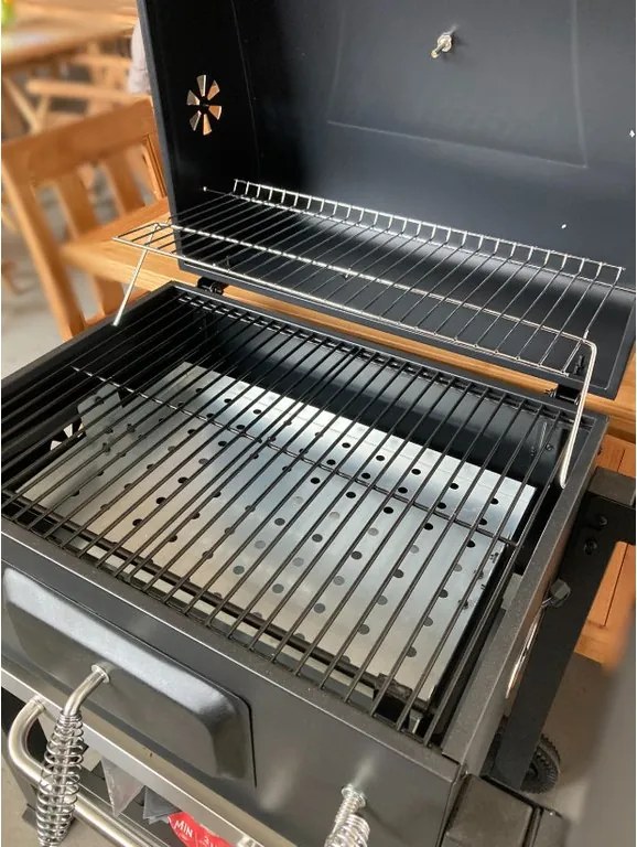 Noela BBQ gril na drevené uhlie