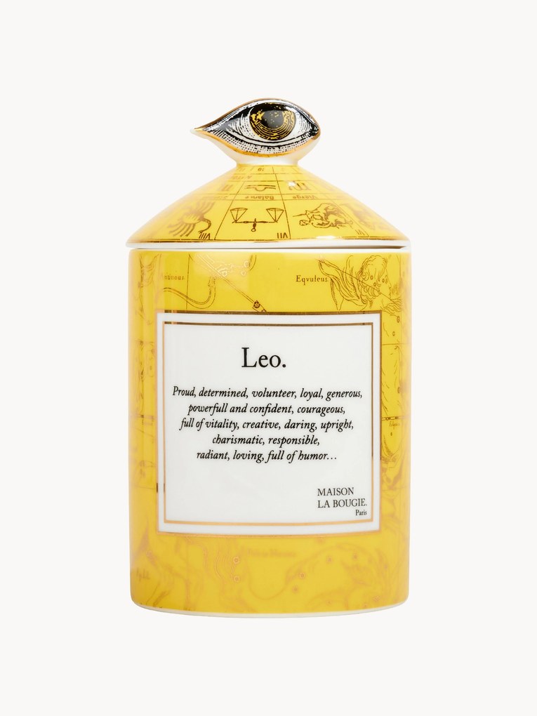 Ručne vyrobená vonná sviečka Leo (Rose, Sandalwood & Cedar)