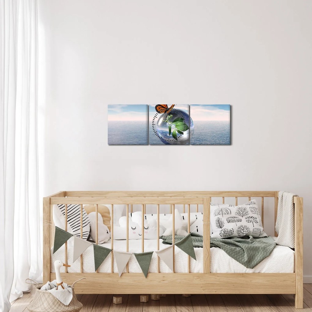 Obraz motýľa na sklenenej guli (s hodinami) (90x30 cm)