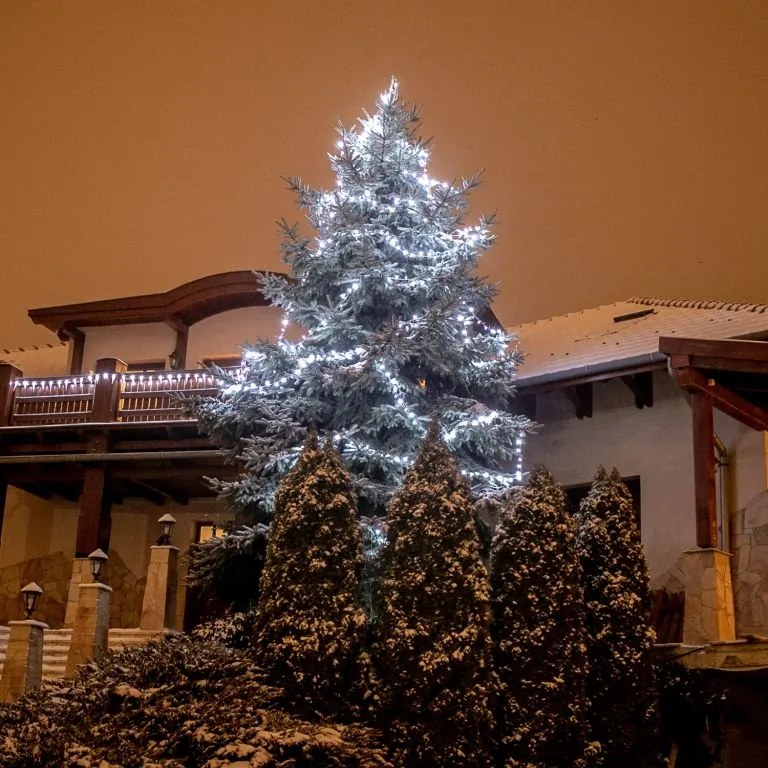 VOLTRONIC Vianočná reťaz 20m, 200 LED,studená biela, ovládač