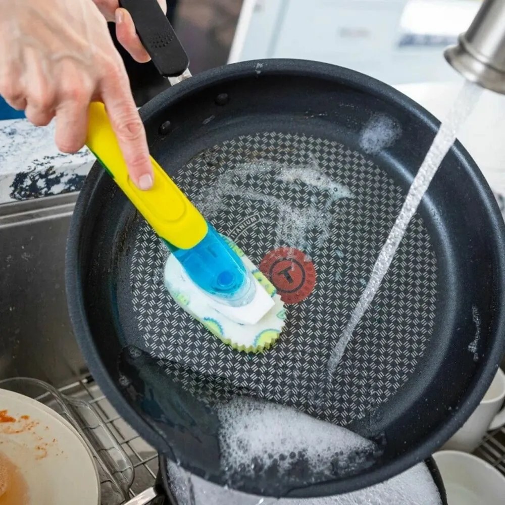 Scrub Daddy Dish Daddy hubka na umývanie riadu, s rukoväťou a dávkovačom saponátu