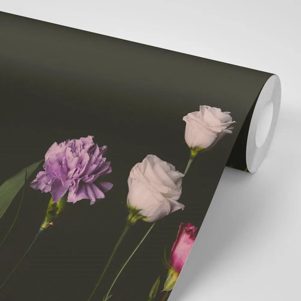 Samolepiaca fototapeta elegantné kvety na tmavom pozadí - 300x200