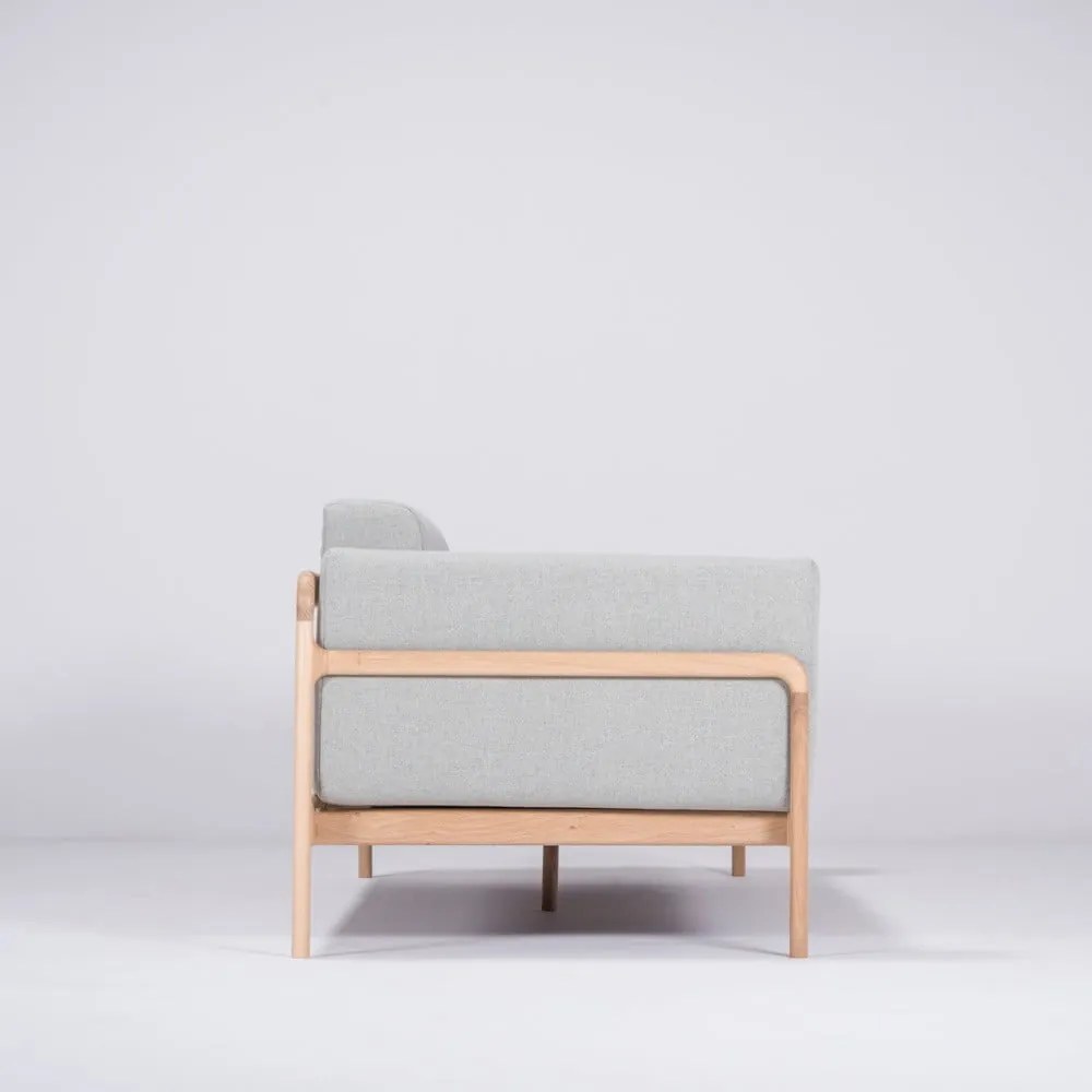 Modrosivá pohovka s konštrukciou z masívneho dubového dreva Gazzda Fawn, 210 cm