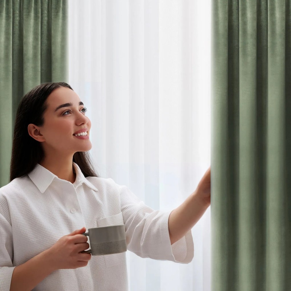 ZATEMŇOVACÍ ZÁVES NA PÁSKE ROSA 140X270 CM OLIVOVÁ