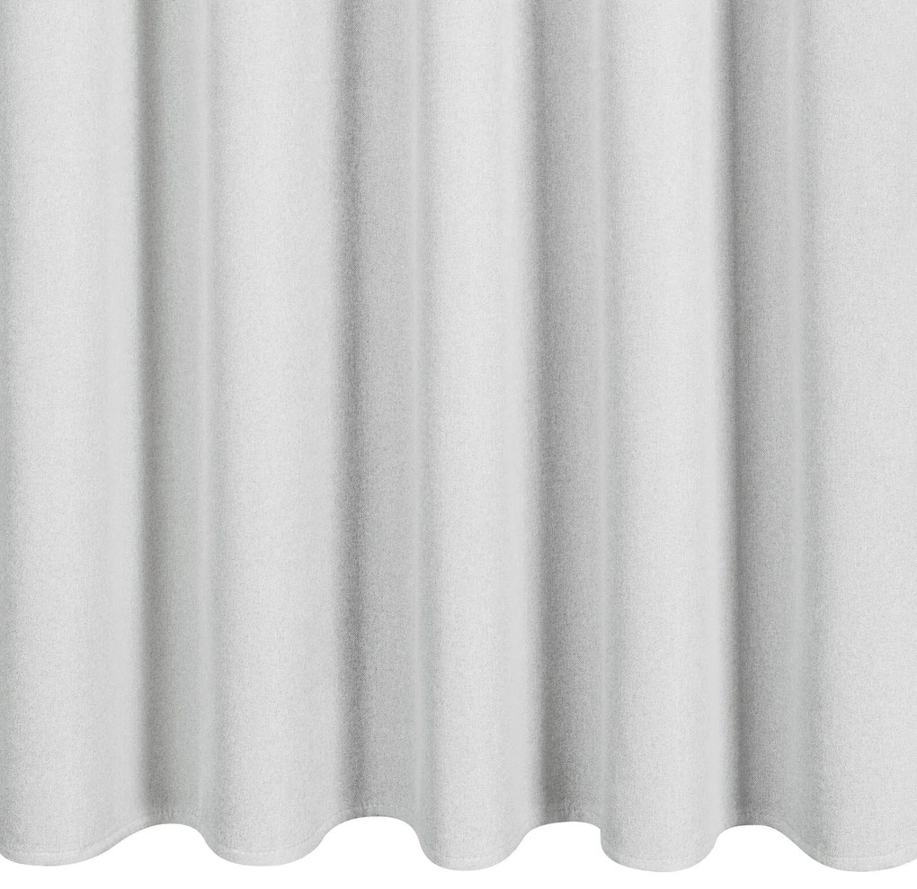 ZATEMŇOVACÍ ZÁVES (100%) NA PÁSKE SUZAN 135X270 CM STRIEBORNÁ