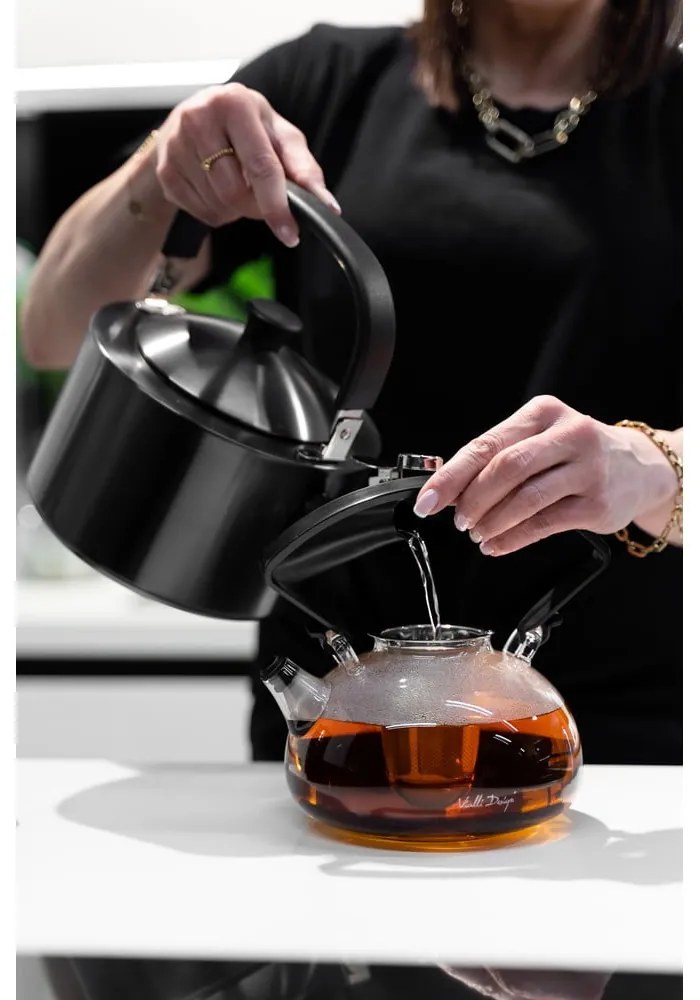 Čierna varná kanvica Vialli Design Diamante, 1,5 l