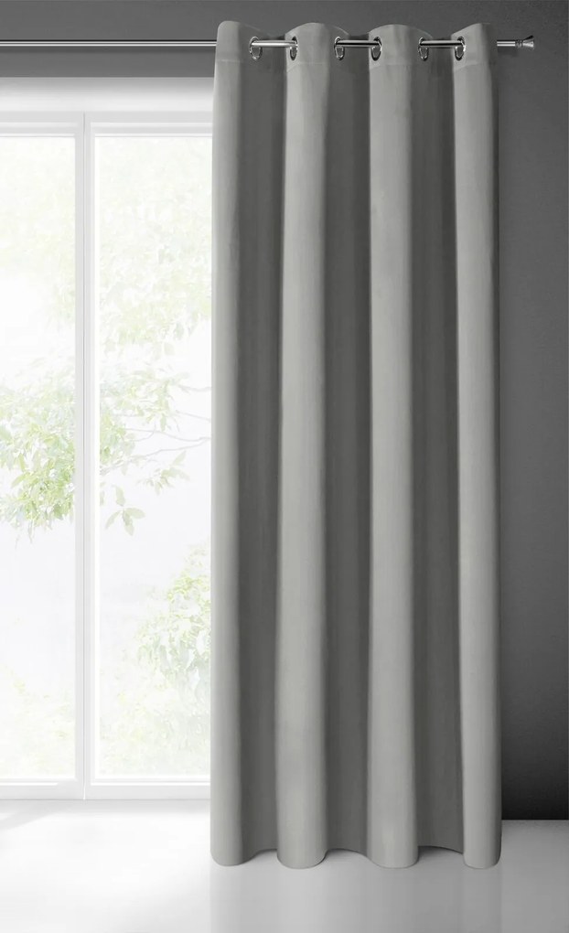 ZATEMŇOVACÍ ZÁVES NA KRÚŽKOCH LOGAN 135X250 CM STRIEBORNÁ