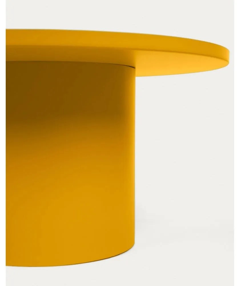 Kovový okrúhly konferenčný stolík v horčicovej farbe ø 72 cm Fleksa – Kave Home