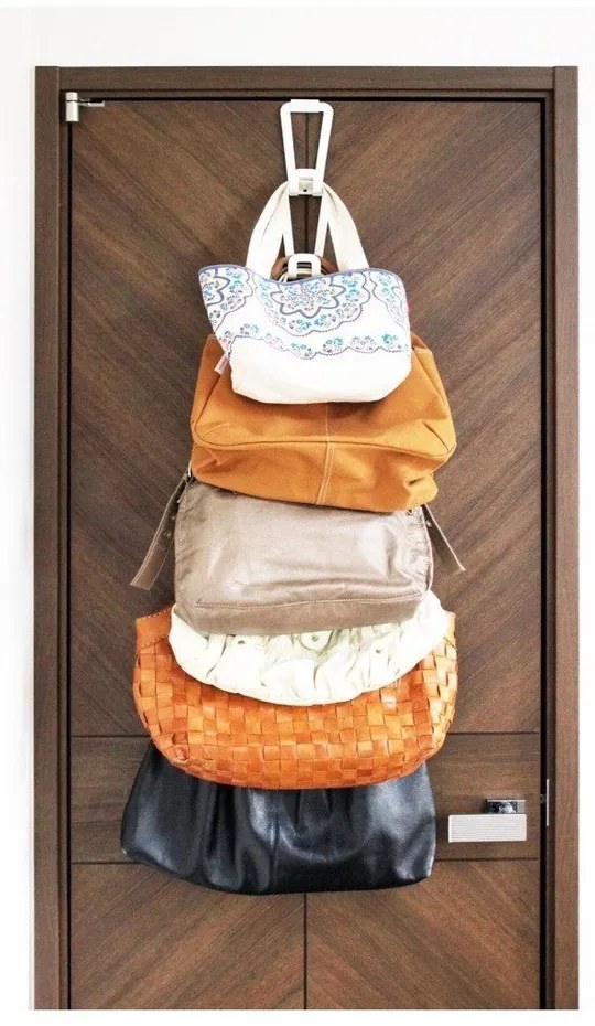 Biely vešiak na kabelky so zavesením na dvere a 6 háčikmi YAMAZAKI Kanazawa