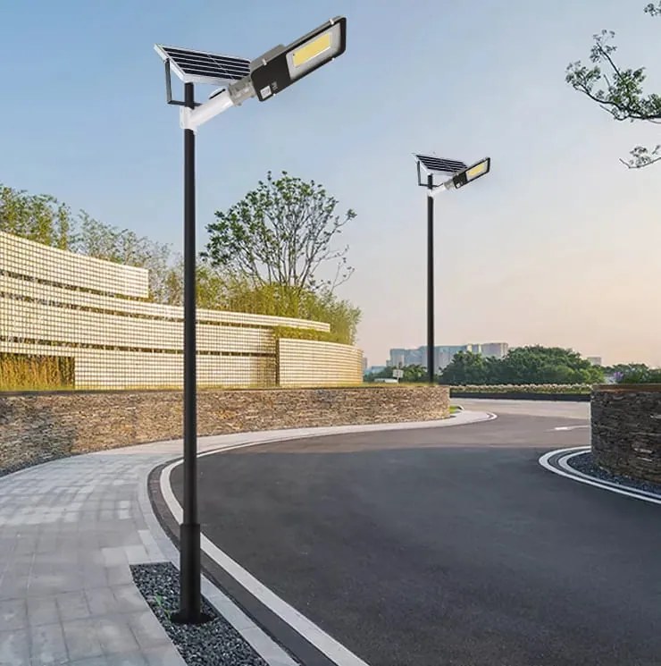 BERGE Solárna pouličná LED lampa AKRA - 200W