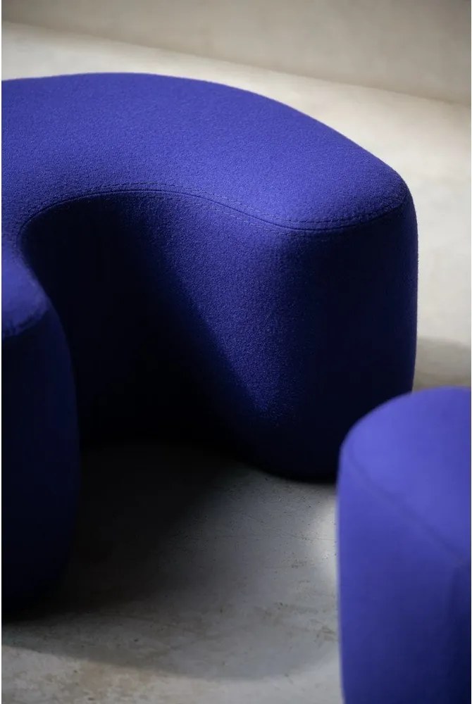 Modrý vlnený taburet Ü – noo.ma