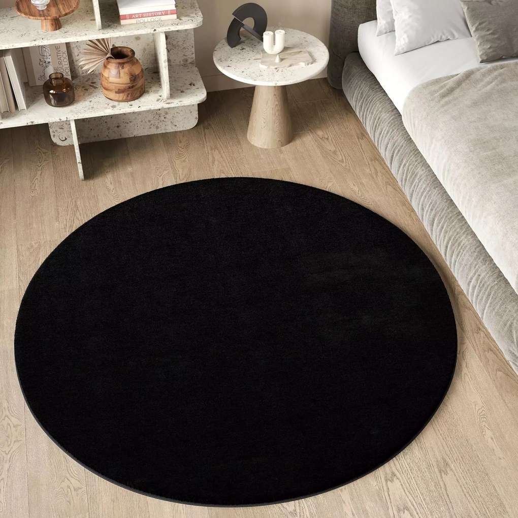 TA Koberec 9000 ČIERNA OBJÍMACIA GUĽA Rozmer: 120x120 cm