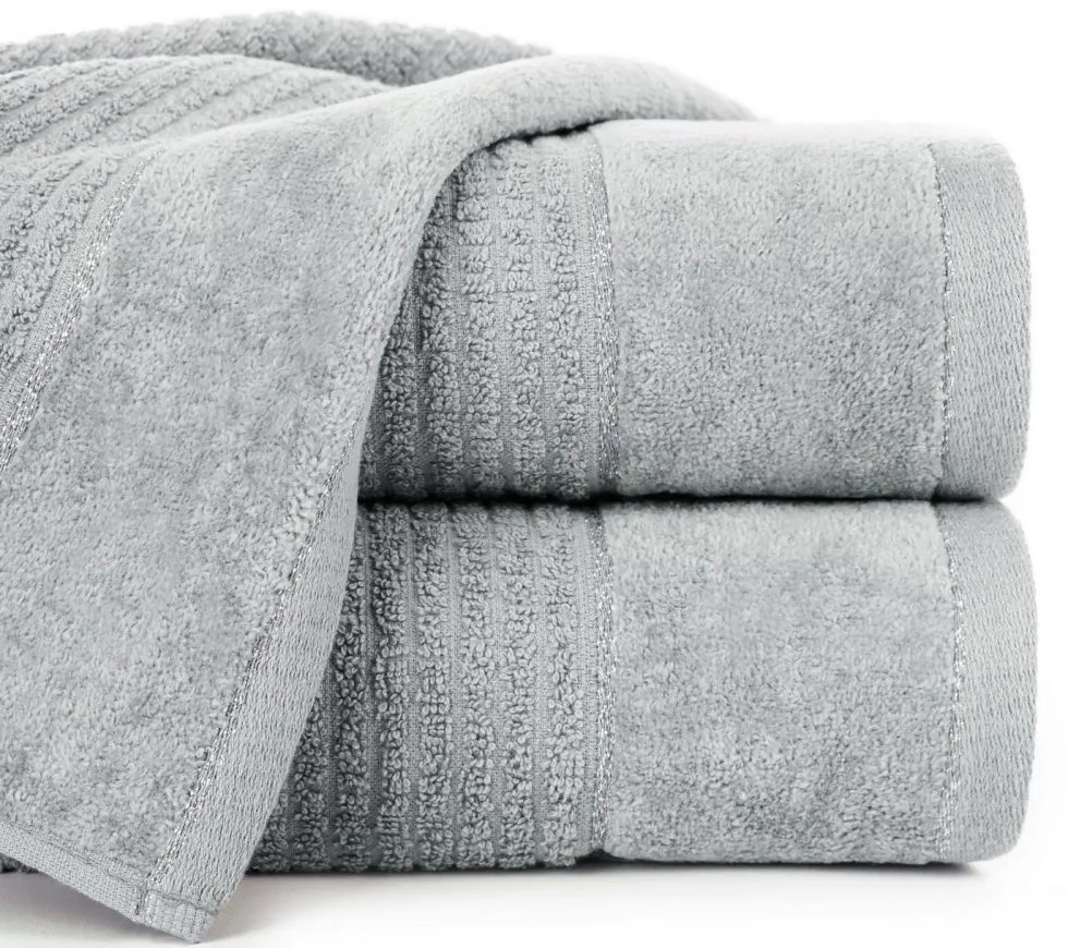 Bavlnená osuška GLORY v sivej farbe s velúrovým okrajom prešitá lesklou niťou Šírka: 50 cm | Dĺžka: 90 cm