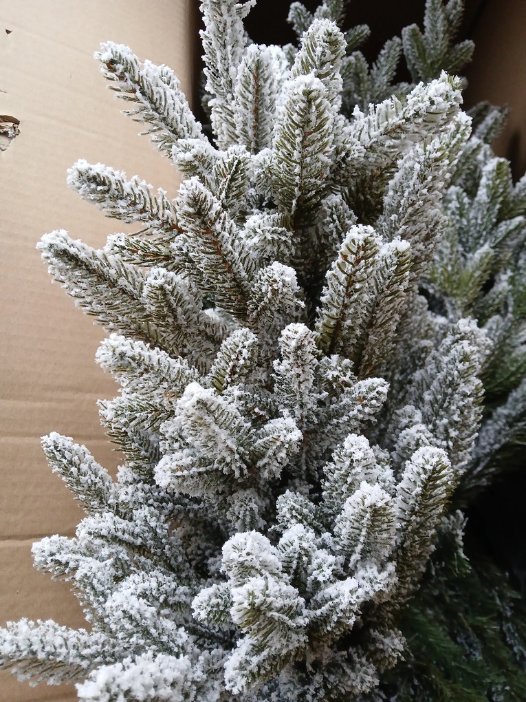 Jedľa exclusive 3D so snehom- 170 cm