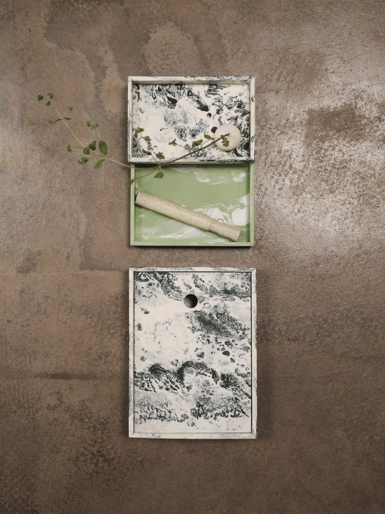 Ferm Living Podnos Mist Emerald Off-white 10 × 15 cm