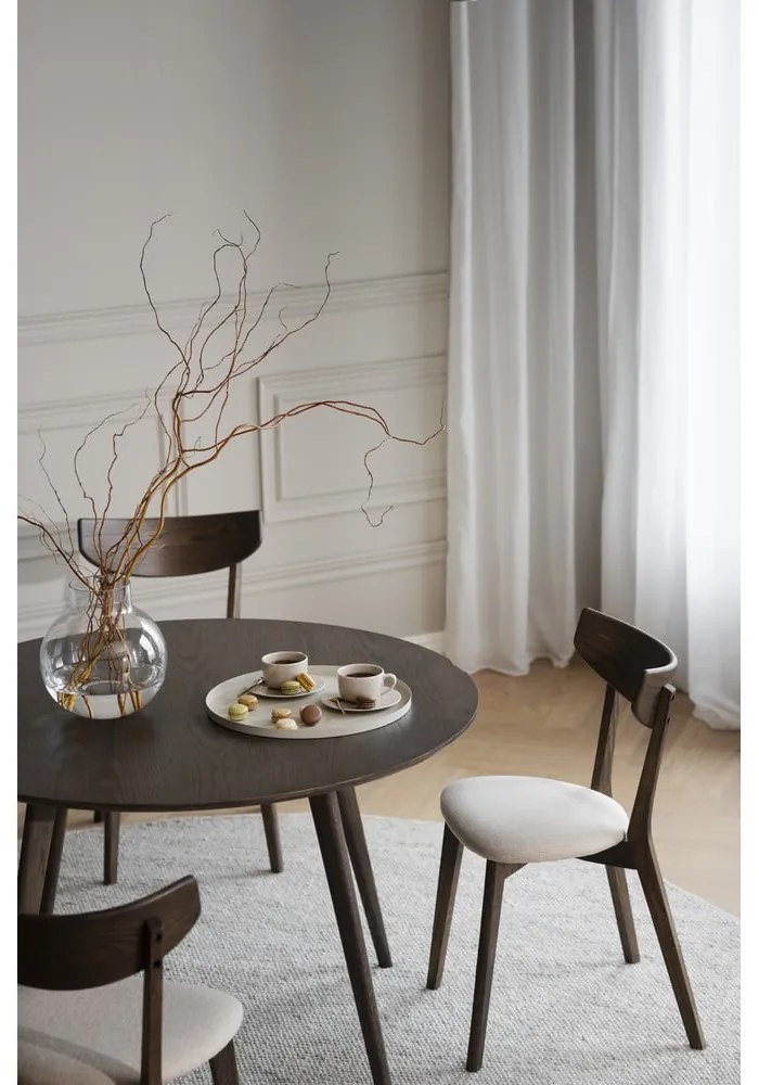 Tmavohnedý okrúhly jedálenský stôl v dekore duba ø 115 cm Yumi – Rowico