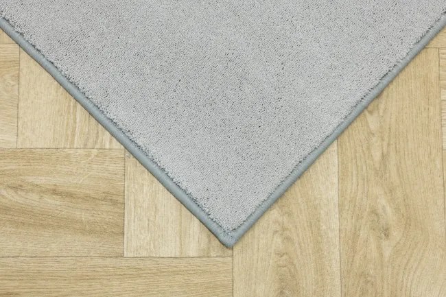 Metrážny koberec Lexus 172 svetlosivý