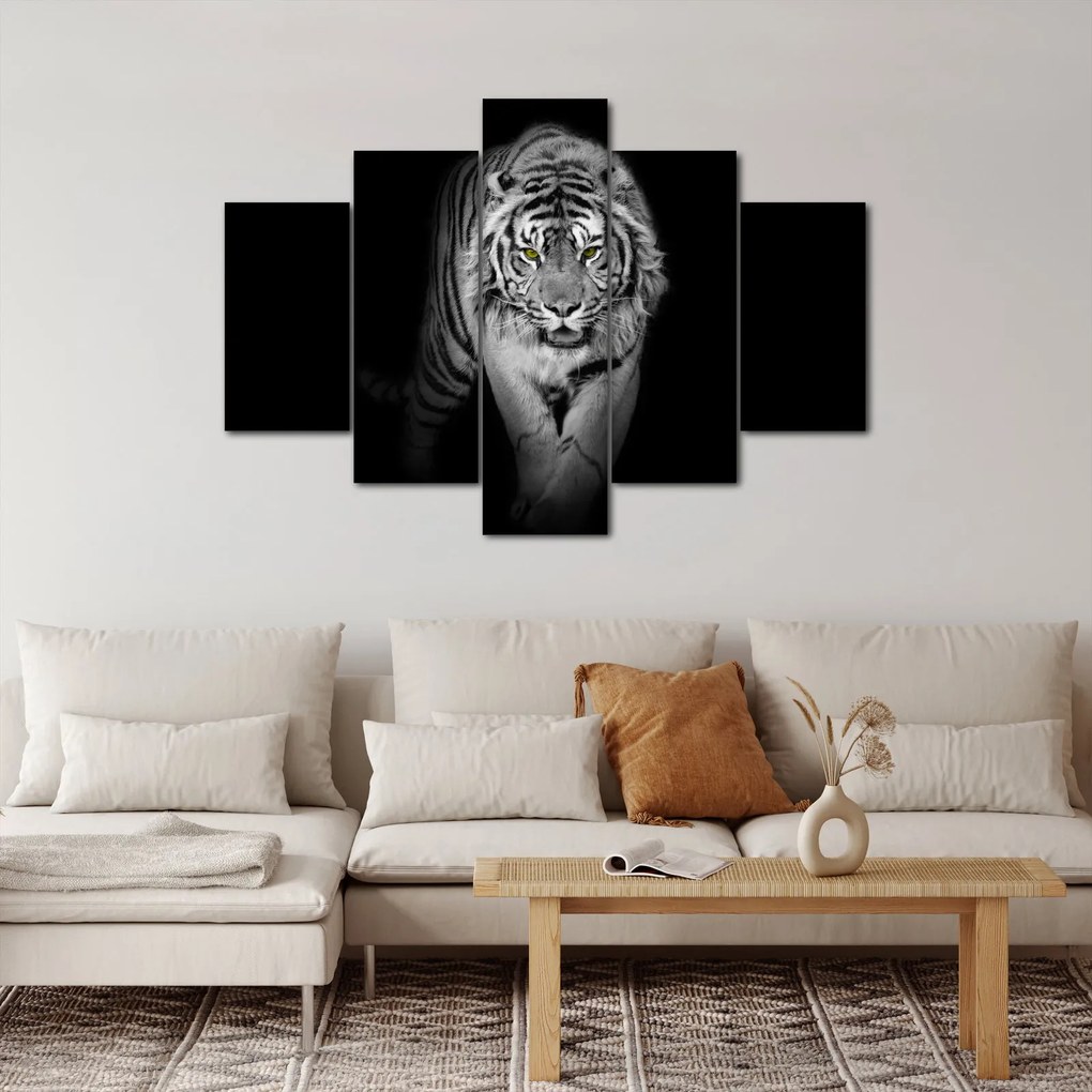 Obraz - Tiger so žltými očami (150x105 cm)