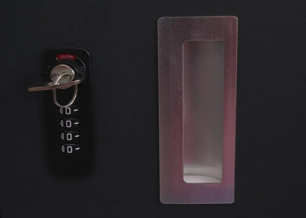 Dvojitý prístrešok na smetiaku a drevo E83