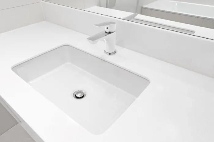 Invena Dokos, umývadlová batéria, biela-chrómová, INV-BU-19-002-V