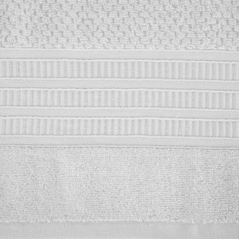 Bavlnený biely uterák ROSITA s ryžovou štruktúrou a žakárovou bordúrou s geometrickým vzorom Rozmer: 30 x 50 cm