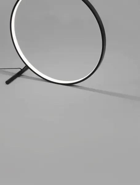 Dizajnová stojaca lampa Hola