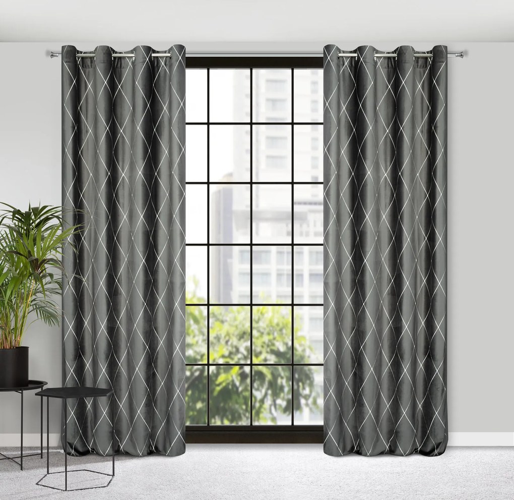 ZATEMŇOVACÍ ZÁVES NA KRÚŽKOCH PIERRE CARDIN MARGO 140X250 CM STRIEBORNÁ