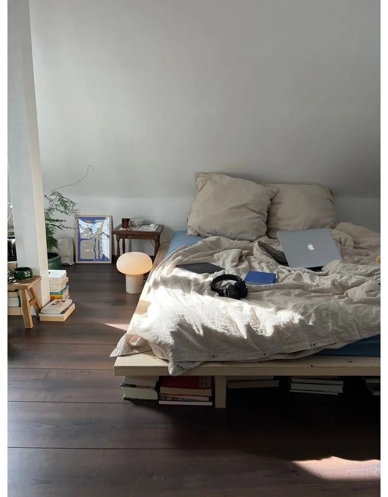 Dvojlôžková posteľ z borovicového dreva s roštom 140x200 cm Japan – Karup Design