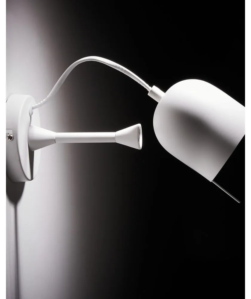 Biele nástenné svietidlo Lucilla – Kave Home