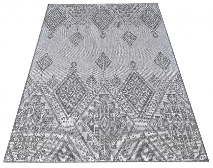 Dizajnový sivý kobrec s prepracovaným vzorom Šírka: 80 cm | Dĺžka: 150 cm
